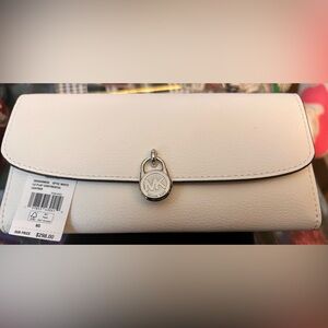Michael Kors white saffiano Leather Hamilton wallet with Silver lock NWT